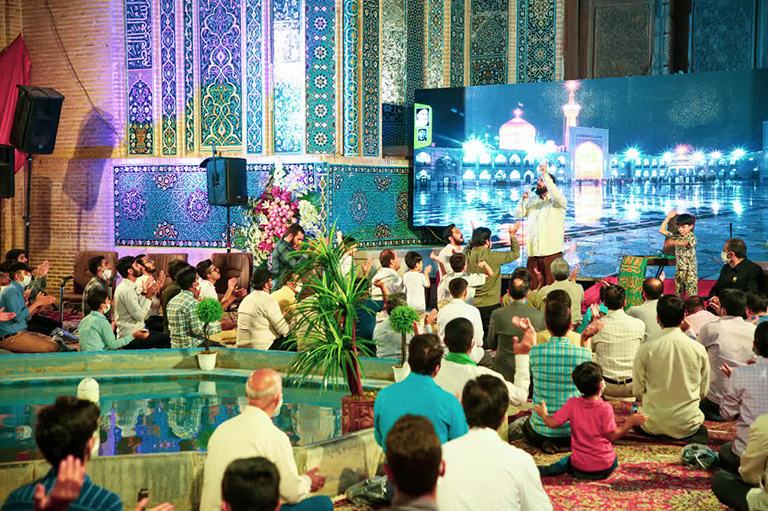 مسجد جامع کبیر یزد حال و هوای امام رضایی به خود گرفت