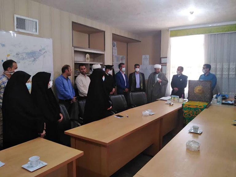 دیدار خادمان امام رضا(ع) با کارکنان شبکه بهداشت شهرستان ابرکوه