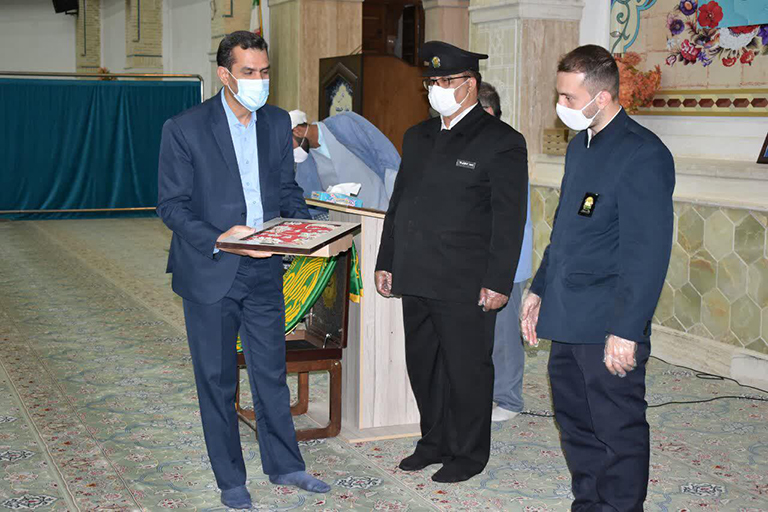 خادمان رضوی از جهادگران مبارزه با کرونا در میبد تقدیر کردند