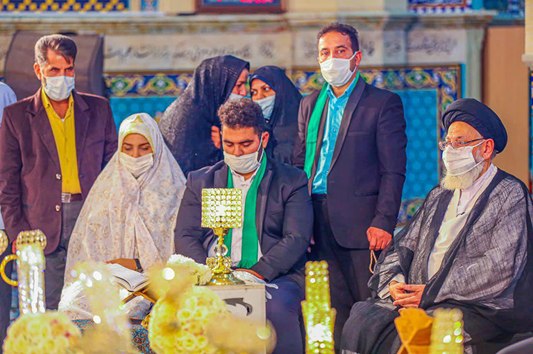 عقد هشت زوج یزدی در جشنواره زیر سایه خورشید یزد