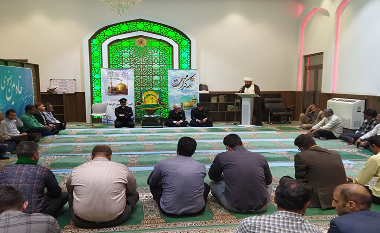 اقامه نماز جماعت در مسجد اداره سازمان آب
